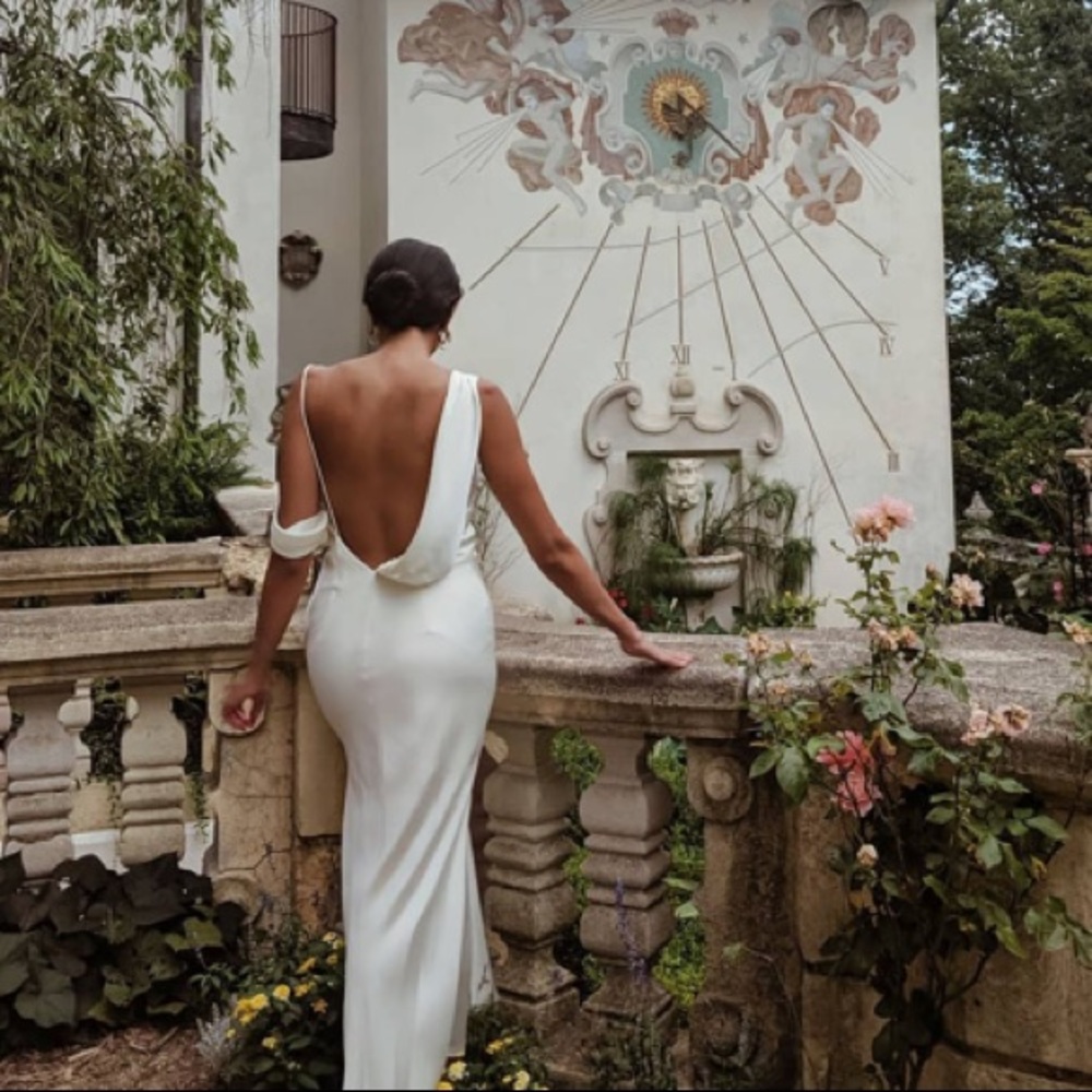 Fame and partners Francois dress in champagne